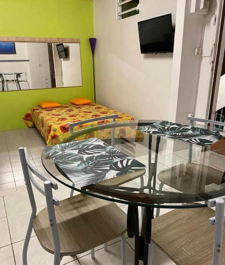 Appartement Orchidee 2 Фор-де-Франс Экстерьер фото